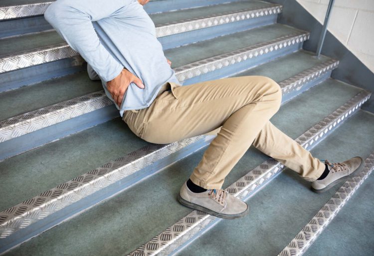 Comment prévenir les chutes de plain-pied au travail ?