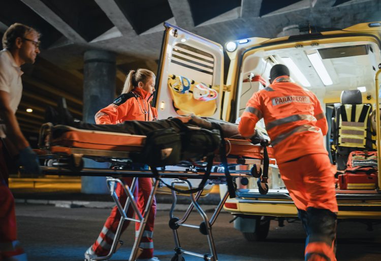 Comment choisir un ambulancier fiable et compétent pour une prise en charge réussie ?