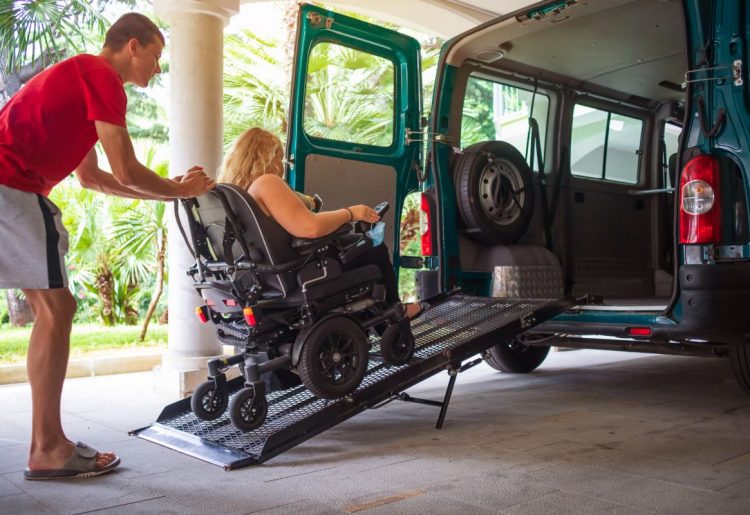 Transport pour tous : l’importance de l’accessibilité pour les personnes à mobilité réduite