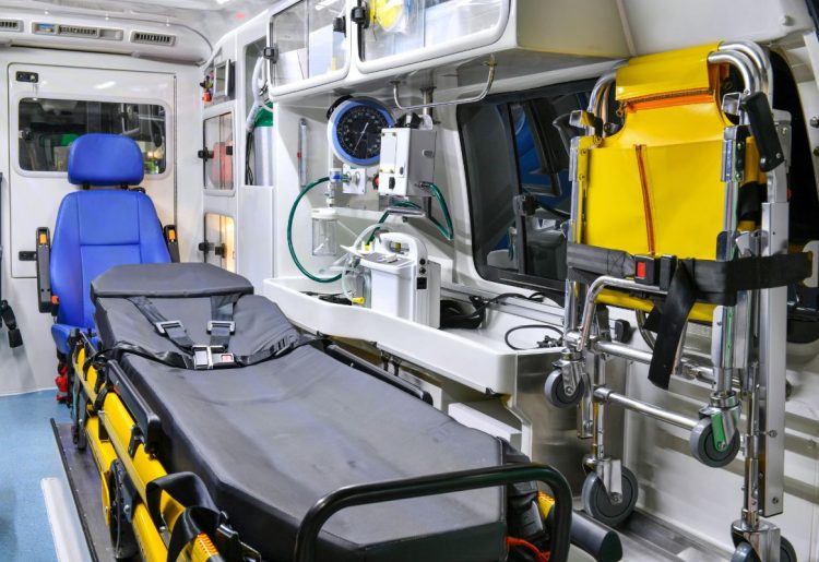 Transport médical : les équipements essentiels à bord de l’ambulance