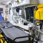 Quels sont les équipements de surveillance vitaux à bord d’une ambulance ?