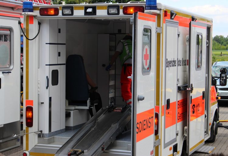 Ambulances privées vs. ambulances publiques : quelles différences ?